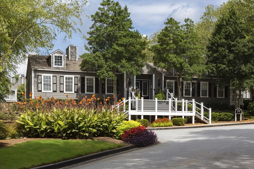 Station Heights Apartments, 100 Saratoga Drive, Alpharetta, GA RentCafe